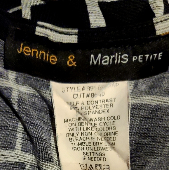 Jennie & MARLIS PETITE shirt size Med with White Skinny pants size 6 fit pants. - Picture 12 of 13